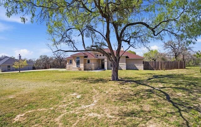 4-bedroom rental at 133 Sendera Crossing in La Vernia, TX — photo 4