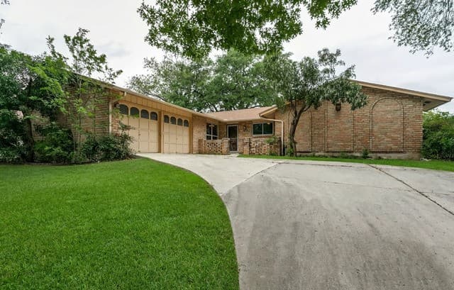 4-bedroom rental at 710 Balboa in Universal City, TX — photo 1