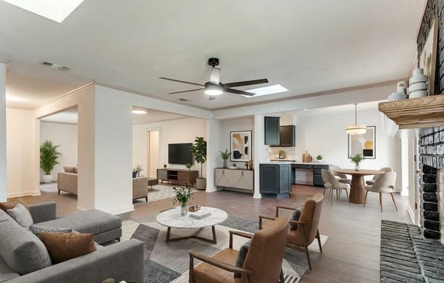 4-bedroom rental at 710 Balboa in Universal City, TX — photo 3