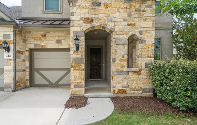 4-bedroom rental at 744 Mesa Verde in Schertz, TX — photo 4