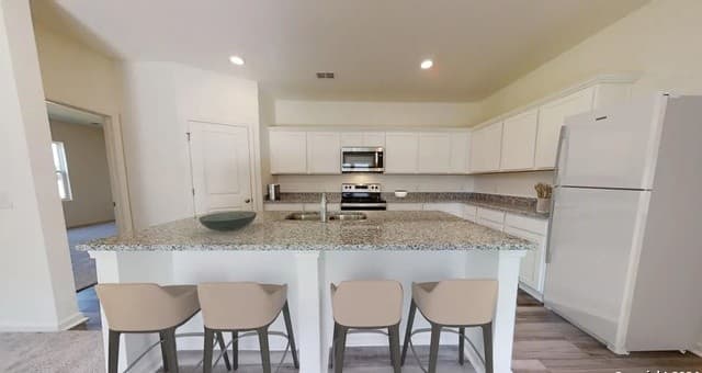 4-bedroom rental at 137 Peterson Place in Adkins, TX — photo 2