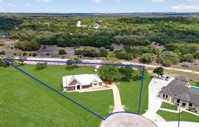 3-bedroom rental at 815 Serene Waters in Spring Branch, TX — photo 5