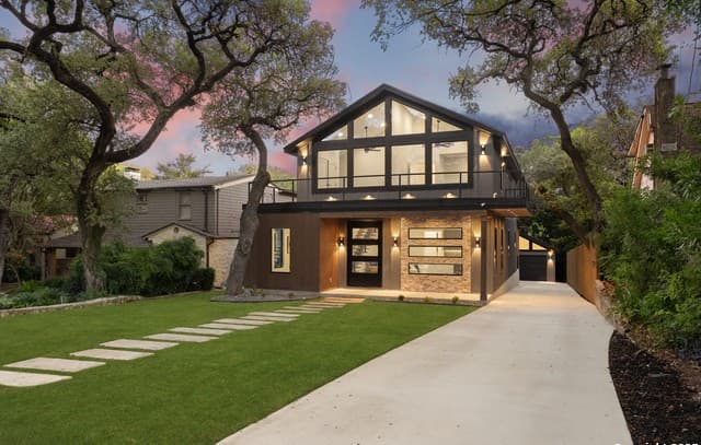 4-bedroom rental at 434 College Blvd in Alamo Heights, TX — photo 1