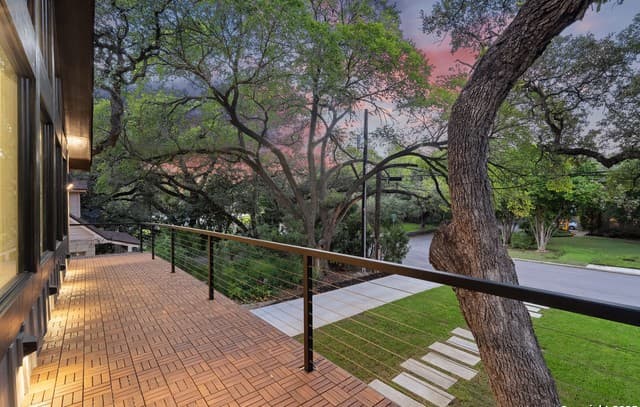 4-bedroom rental at 434 College Blvd in Alamo Heights, TX — photo 2