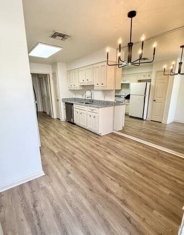 2-bedroom rental at 8415 Fredericksburg Rd Unit 1004 in San Antonio, TX — photo 2