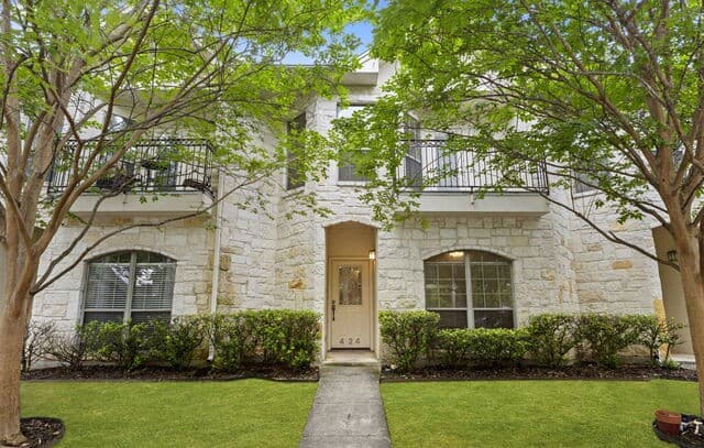 4-bedroom rental at 424 Herff St Unit 424 in Boerne, TX — photo 1