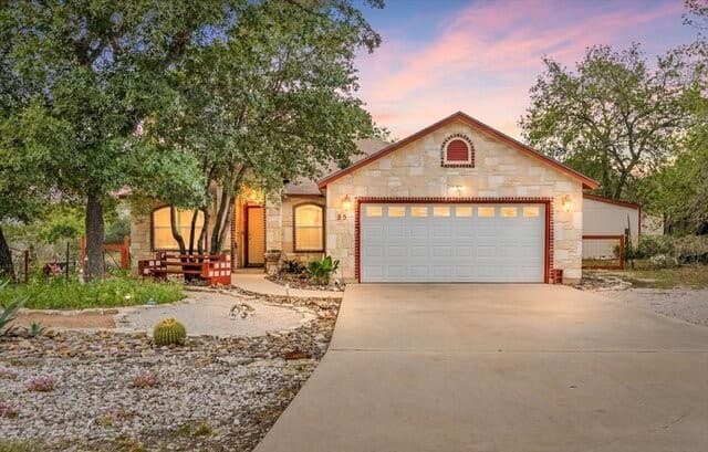 3-bedroom rental at 95 Nine Patch in Poteet, TX — photo 2