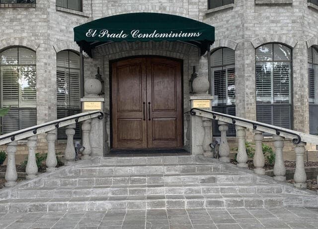 2-bedroom rental at 100 W El Prado Unit 203 in San Antonio, TX — photo 1