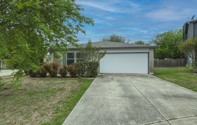 3-bedroom rental at 101 Gatewood Lk in Cibolo, TX — photo 1