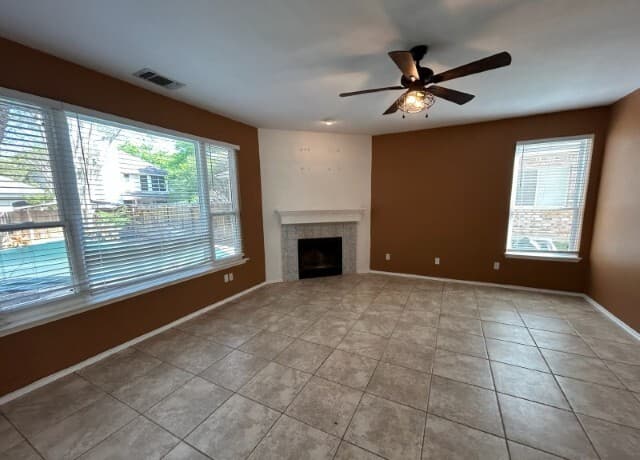 4-bedroom rental at 268 Fawn Ridge in Cibolo, TX — photo 5