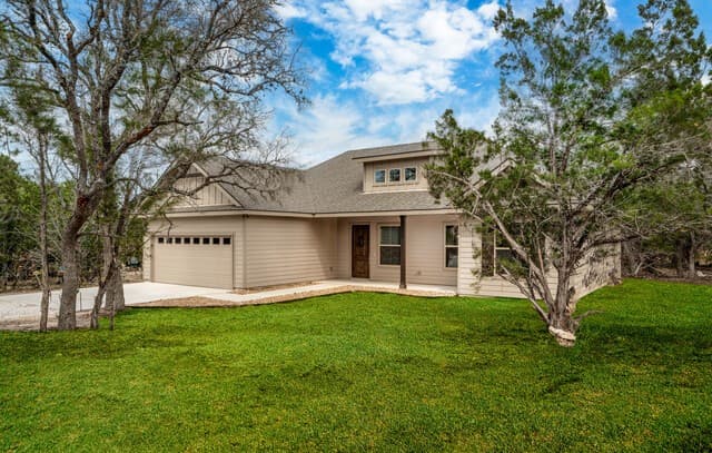 3-bedroom rental at 153 Spotted Horse Trail in Bandera, TX — photo 3