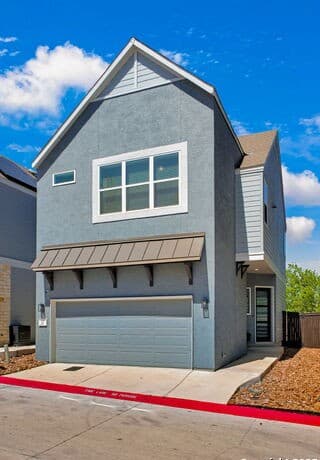 3-bedroom rental at 5843 Whitby Rd Unit 17 in San Antonio, TX — photo 2