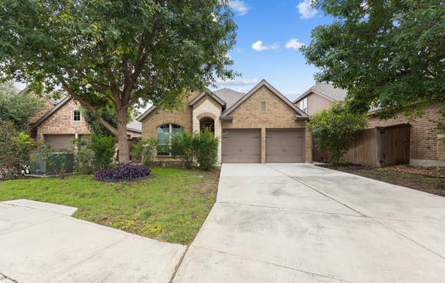 4-bedroom rental at 8710 White Crown in San Antonio, TX — photo 1