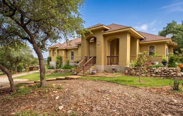 5-bedroom rental at 17132 Bandera Rd in Helotes, TX — photo 2