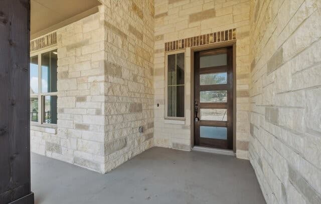 4-bedroom rental at 400 Seibel Way in Universal City, TX — photo 5