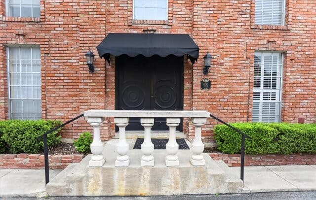 2-bedroom rental at 8033 N New Braunfels Unit # 400 E in San Antonio, TX — photo 2