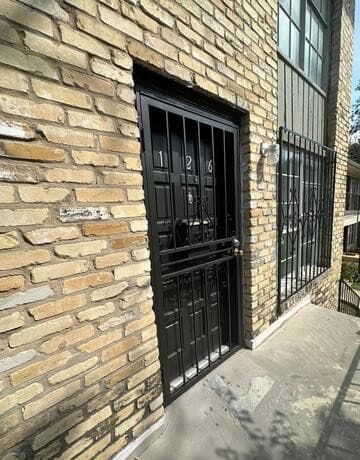 2-bedroom rental at 6611 Southpoint St Unit 126B in San Antonio, TX — photo 2
