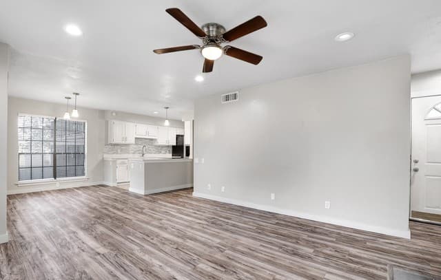 2-bedroom rental at 8611 Datapoint Dr Unit 43 in San Antonio, TX — photo 4