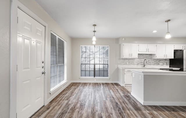2-bedroom rental at 8611 Datapoint Dr Unit 43 in San Antonio, TX — photo 5