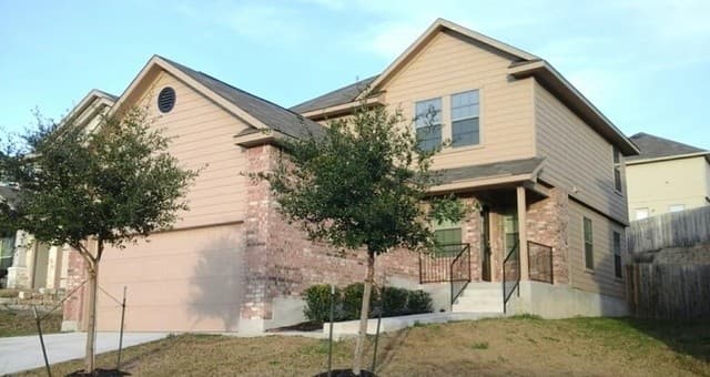 3-bedroom rental at 2722 Majestic in San Antonio, TX — photo 1