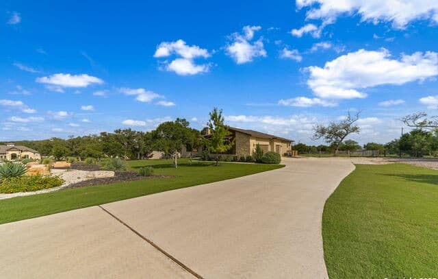 4-bedroom rental at 150 Madrone Trail in Boerne, TX — photo 2