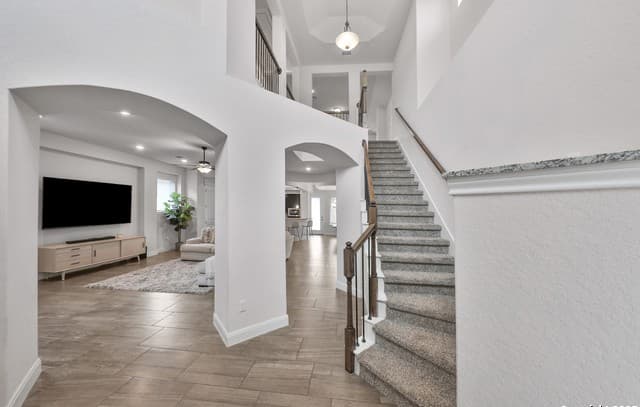4-bedroom rental at 6514 Comanche Post in San Antonio, TX — photo 2