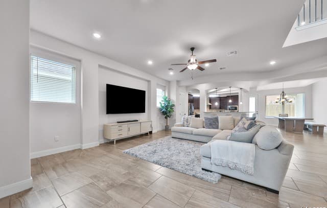 4-bedroom rental at 6514 Comanche Post in San Antonio, TX — photo 4