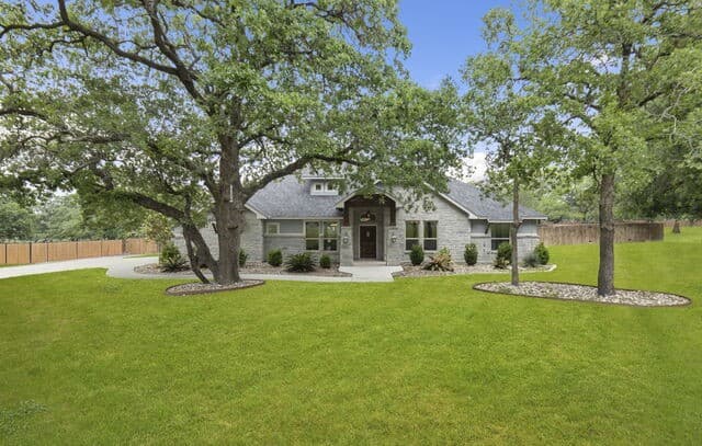3-bedroom rental at 172 Bobby Lynn in Adkins, TX — photo 3