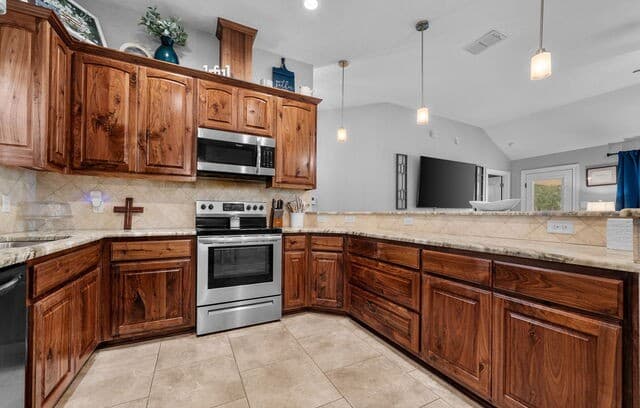 Home for sale at 197 Cibolo Ridge Dr in La Vernia, TX — photo 4