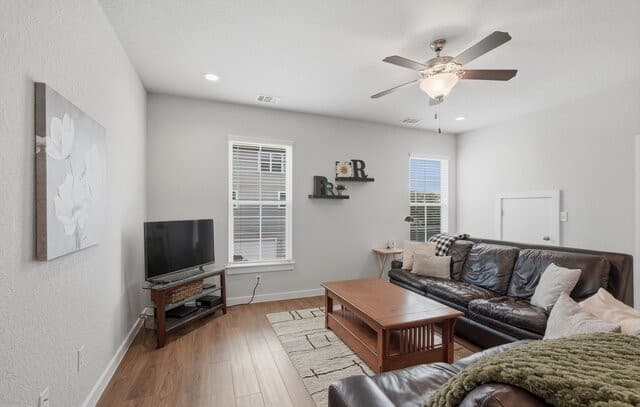 3-bedroom rental at 614 Errol Unit 501 in San Antonio, TX — photo 4