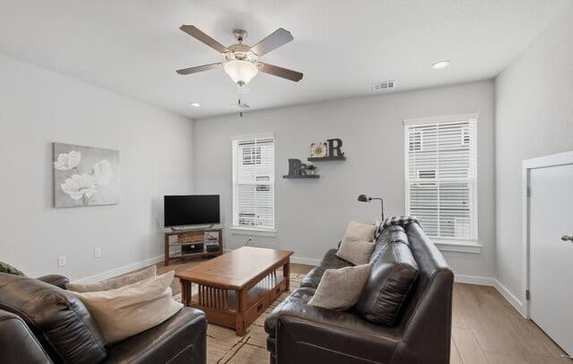 3-bedroom rental at 614 Errol Unit 501 in San Antonio, TX — photo 5