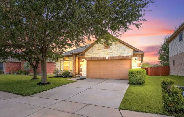 3-bedroom rental at 196 Bison Ln in Cibolo, TX — photo 1
