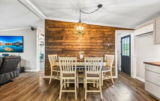 3-bedroom rental at 210 S County Road 5601 in Castroville, TX — photo 5