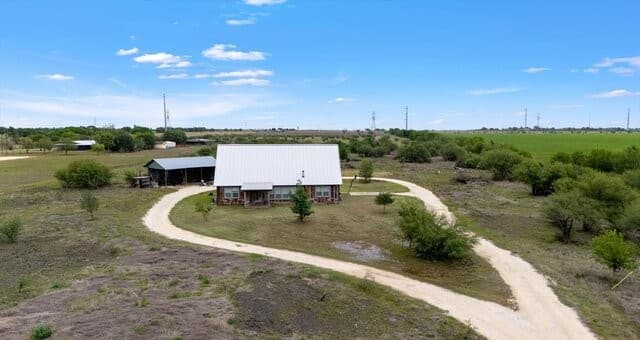 4-bedroom rental at 707 Creek Rd in Marion, TX — photo 1