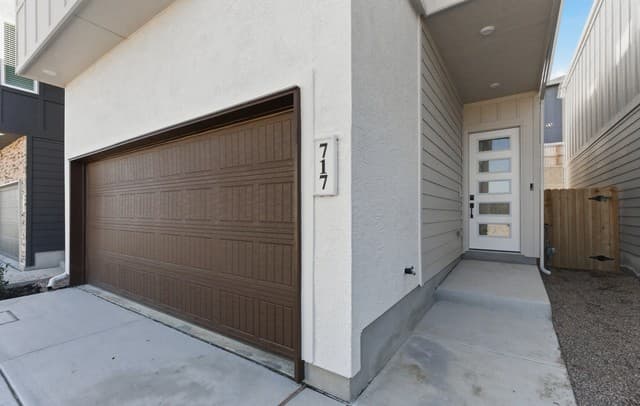 3-bedroom rental at 6464 Babcock Road Unit 904 in San Antonio, TX — photo 2