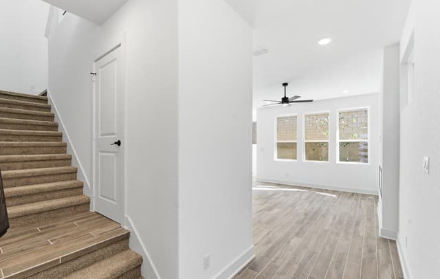 3-bedroom rental at 6464 Babcock Road Unit 904 in San Antonio, TX — photo 4