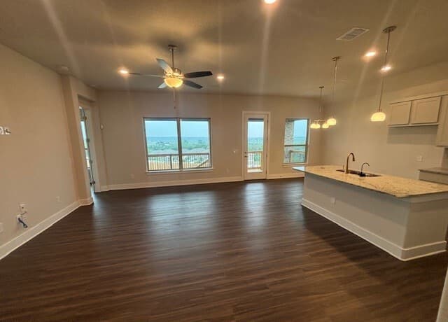 3-bedroom rental at 104 Allin Oaks in Universal City, TX — photo 5