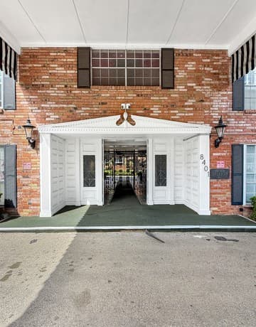 2-bedroom rental at 8401 N New Braunfels Ave Unit 323A in San Antonio, TX — photo 1