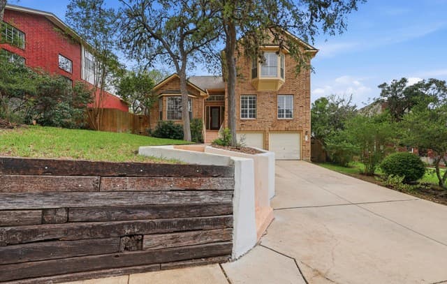 3-bedroom rental at 13719 Morningbluff Dr in San Antonio, TX — photo 3