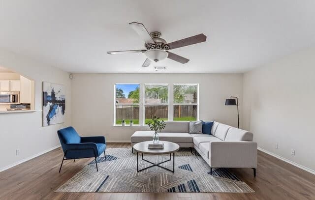 4-bedroom rental at 3445 Whisper Blf in Schertz, TX — photo 4