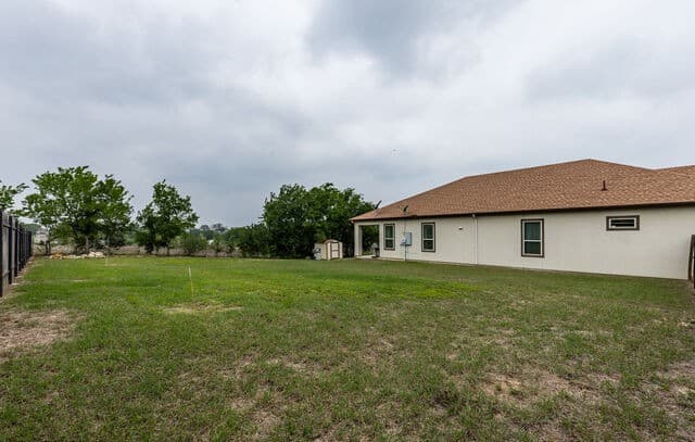 Home for sale at 615 Abbott Rdg in St Hedwig, TX — photo 4