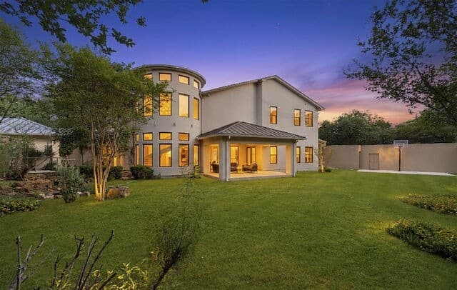 5-bedroom rental at 3926 Iron Ml in San Antonio, TX — photo 2