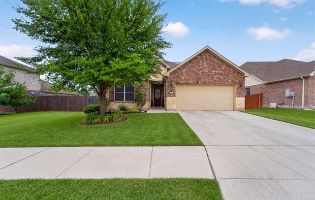 Home for sale at 321 Silver Buckle in Schertz, TX — photo 2