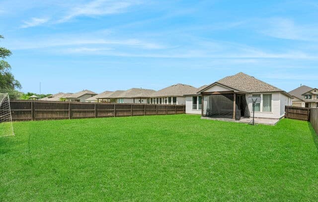 4-bedroom rental at 8928 Whimsey Rdg in Fair Oaks Ranch, TX — photo 3