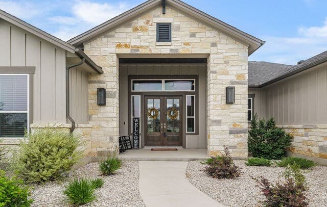 4-bedroom rental at 160 Pradera Ridge in Floresville, TX — photo 5