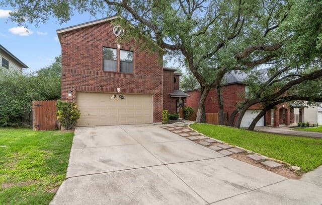 3-bedroom rental at 9326 Moonlit Glade Rd in Helotes, TX — photo 2
