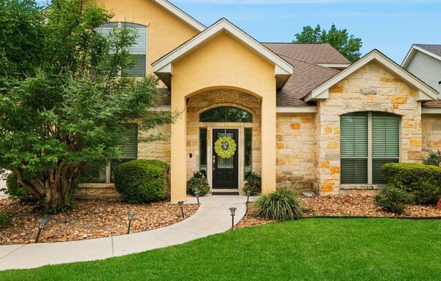 5-bedroom rental at 228 Leather Leaf in Boerne, TX — photo 1