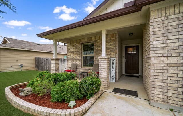 3-bedroom rental at 329 Hinsdale Run in Cibolo, TX — photo 1