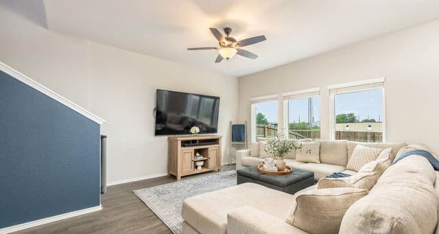 3-bedroom rental at 14619 Butch Cassidy in Lytle, TX — photo 3