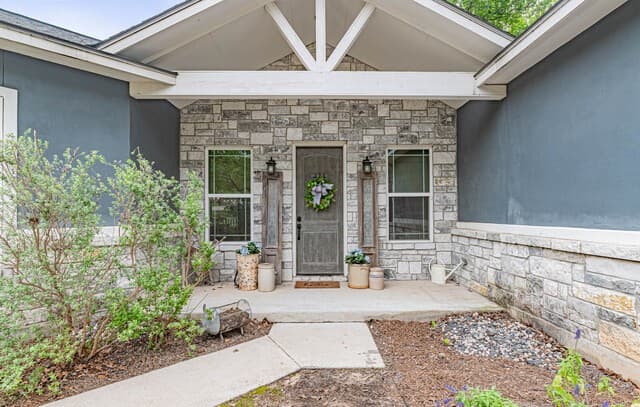 4-bedroom rental at 263 Cibolo Ridge Dr in La Vernia, TX — photo 2